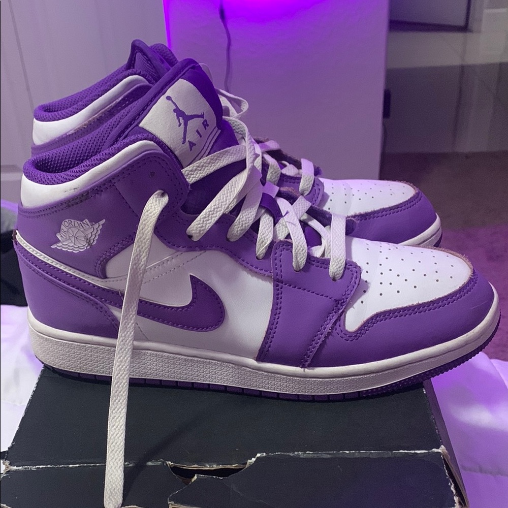 Air Jordan 1 mid Purple and White High-Top Sneakers
